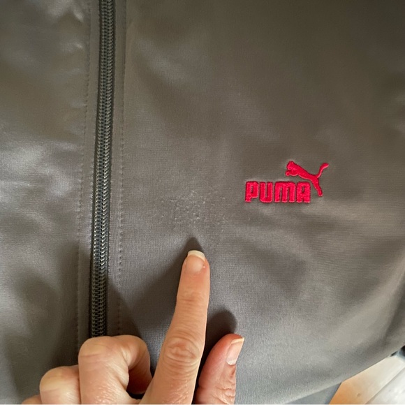 Puma track jacket size medium, gray & white zip-up, pockets & stand-up collar - Picture 11 of 11